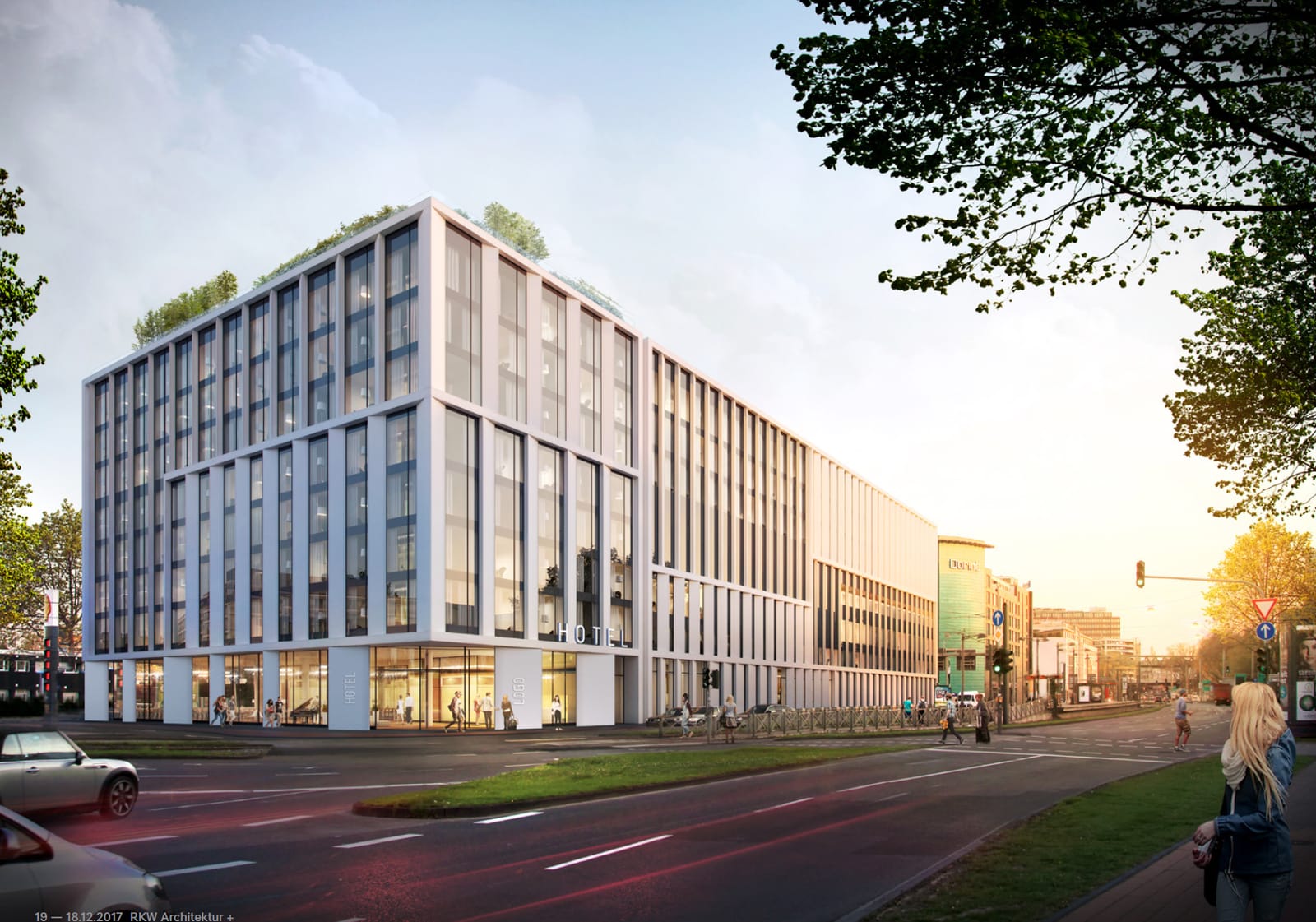 Architekturvisualisierung eines hellen Neubaus mit senkrechter Fassadengliederung, begrünter Dachkante und Hotelbeschriftung im Erdgeschoss.